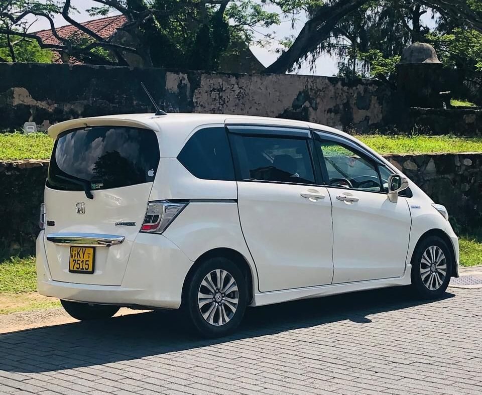 Rent a Car with Driver in Sri Lanka | Private Driver & Car Hire for Round Tours 2026